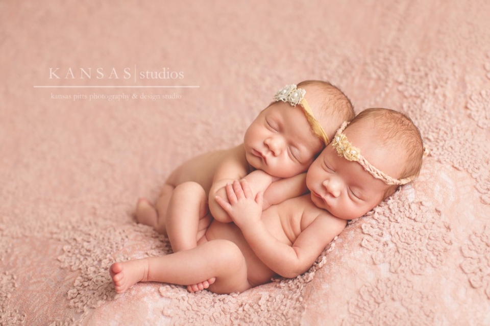 kansas pitts photography twin newborn baby girls photography 